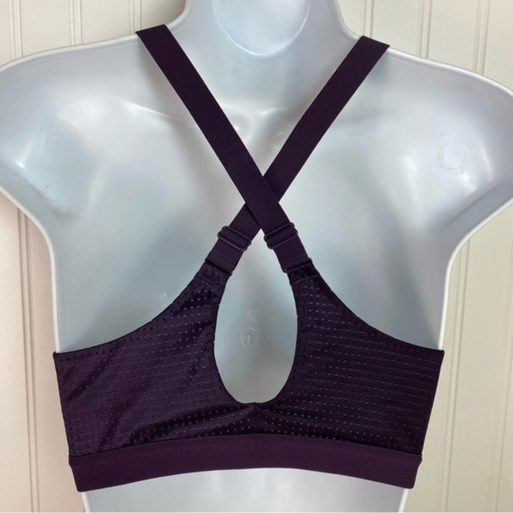 Victoria Secret‎ Sport Bra Lightweight Size 32C - Picture 3 of 9